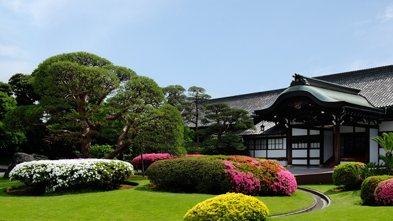 Meiji Kinenkan Entrance